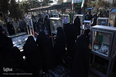 مراسم عطرافشانی و گلباران مزار مطهر شهدای بهشت زهرا(س) تهران