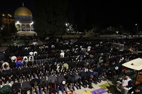 Ramadan 2025: 70,000 na mga Palestino ang Dumalo sa mga Pagdarasal sa Moske ng Al-Aqsa sa Kabila ng mga Paghihigpit