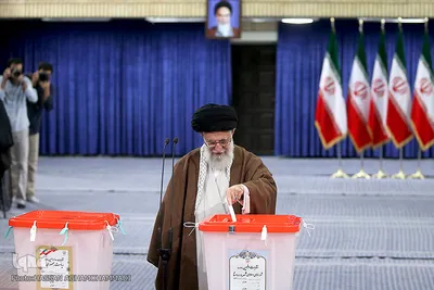 حضور حضرت آیت الله خامنه ای، رهبر معظم انقلاب پای صندوق اخذ رای