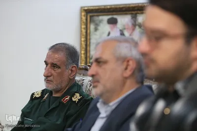 دیدار جامعه قرآنی با خانواده شهید آرمان علی‌وردی