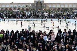جشن خانوادگی عفاف و حجاب در میدان امام خمینی (ره) اصفهان