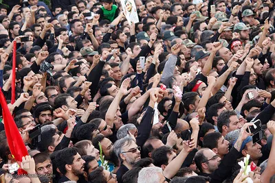 مراسم تشییع پیکر مطهر شهید حججی درمیدان امام خمینی(ره) اصفهان