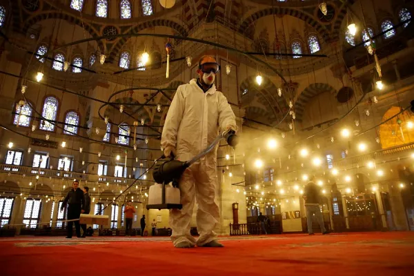 Thousands of Pilgrims Returning from Saudi Arabia Quarantined in Turkey