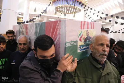 وداع با ۱۲ شهید جنگ رمضان استان فارس در حرم شاهچراغ(ع)