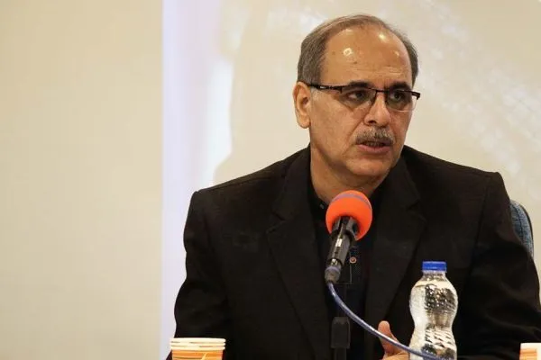 فرهنگ نقد با هنر فاخر رواج می‌یابد