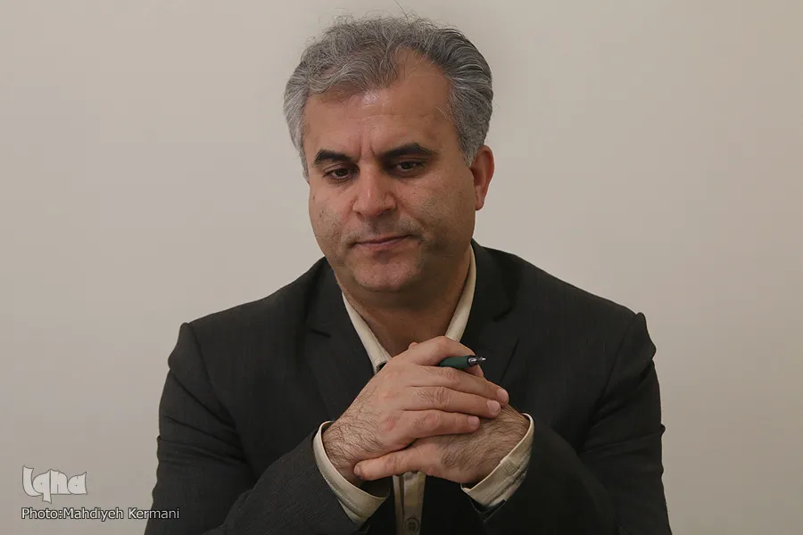 فیرحی به کدام گفتمان فکری تعلق داشت؟