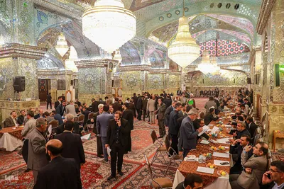 میز خدمت مسئولان استان فارس در حرم مطهر شاهچراغ(ع)