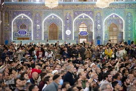 مراسم تحویل سال نو در حرم امام حسین(ع)