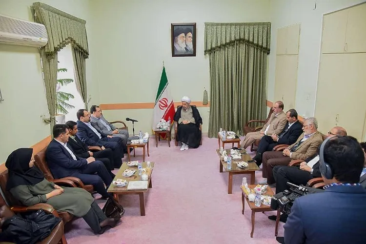 مخالفت با استكبار؛ یكی از ابعاد انسانیت/ كار نیك دیگران را نادیده نگیریم