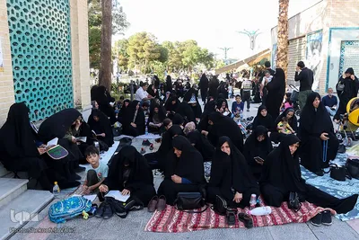 دعای عرفه در گلستان شهدای اصفهان