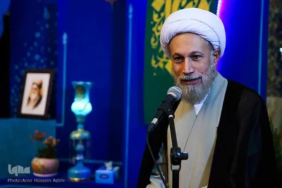 نشست جامعه قرآنی استان فارس با نماینده ولی‎فقیه در استان