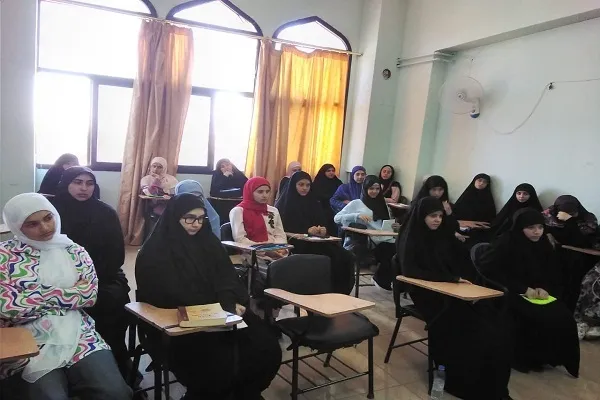 معهد السيدة حكيمة (ع) يقيم محاضرة ثقافية في لبنان