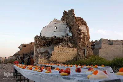 سفره افطاری در کنار ویرانه های شهر موصل کشور عراق