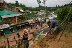 Rohingya na mga Muslim Kabilang sa Maraming Kinatatakutang Patay Matapos Tumama ang Bagyo sa Myanmar