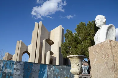 بازدید میهمانان و گردشگران نوروزی از مقبره الشعرا‎