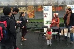 Un jeune couple musulman américain lutte contre l'islamophobie