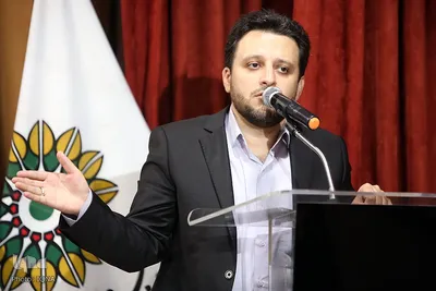 مسعود سیاح گرجی قاری بین المللی قرآن در مراسم رونمایی از کتاب شعر منا منهای بسیاران