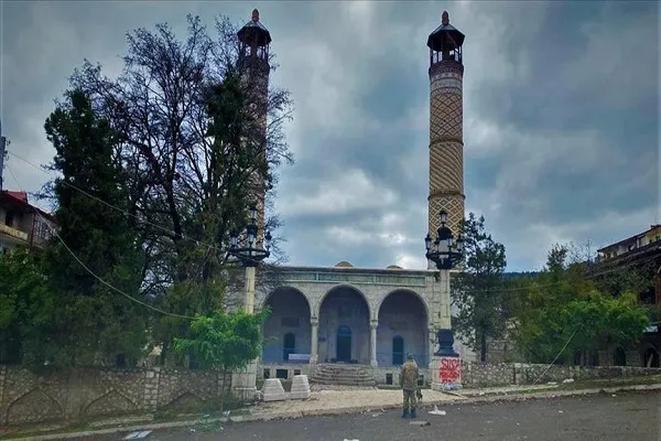 Guerra Karabakh: 11 moschee distrutte nella città di Shusha