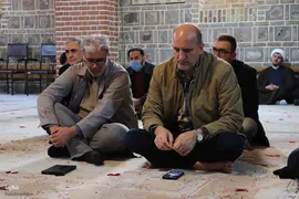 کرسی تلاوت قرآن در دانشگاه هنر اسلامی تبریز‎
