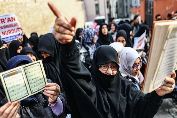 Países muçulmanos condenam a profanação do Alcorão na Dinamarca