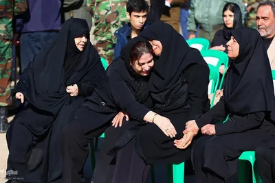مراسم تشییع پیکر شهدای حادثه سقوط بالگرد در اصفهان