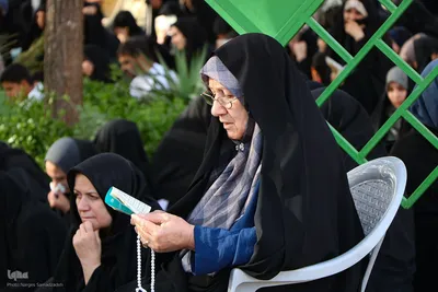 مراسم دعای عرفه در گلستان شهدای اصفهان