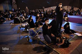 عزاداری شب سوم محرم در میدان امام حسین(ع)