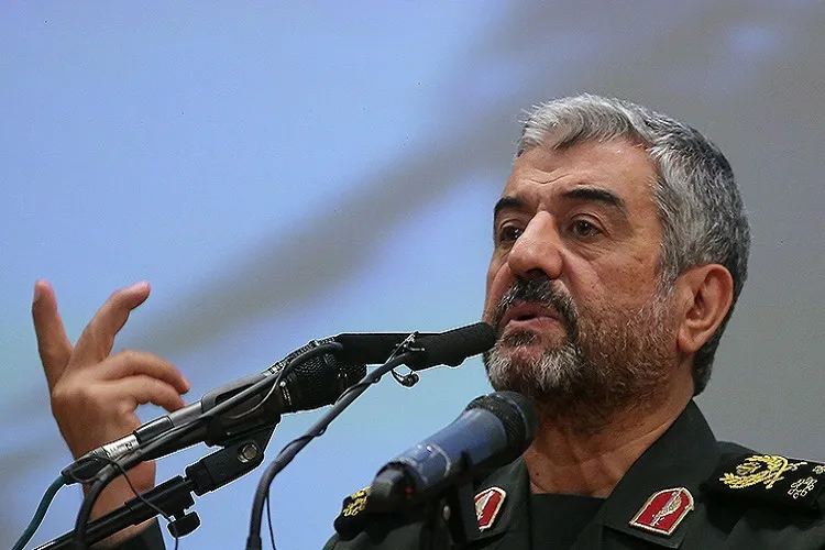 لانه جاسوسی تصرف نمی‌شد کار انقلاب در همان دهه اول تمام بود