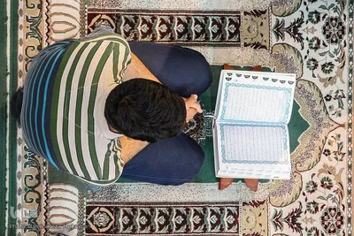 محفل انس با قران در مسجد صاحب‌الزمان سعادت آباد