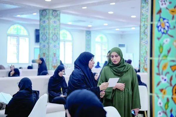 Evento em Omã Visa Reconhecer as Contribuições das Mulheres no Serviço do Alcorão