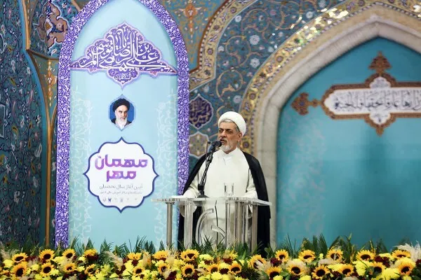 دانشجویان مراقب جریان‌های انحرافی در فضای دانشگاه باشند