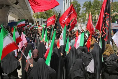 بیرق گردانی در عزای امام جعفر صادق(ع)