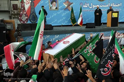 اجتماع بزرگ «امت رسول الله (ص)» مردم شهیدپرور تهران در میدان انقلاب