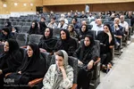 رونمایی از کتاب «قاب سرخ» آلبوم تصاویر مادران و پدران شهید در اهر