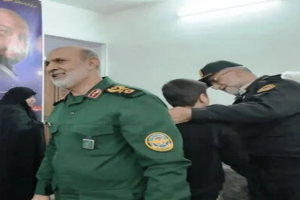 دیدار معاون سیاسی دفتر مقام معظم رهبری با خانواده شهید اسدی در قم