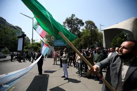 تجمع دانشگاهیان دانشگاه تهران در حمایت از خیزش دانشجویان دانشگاه‌های آمریکا