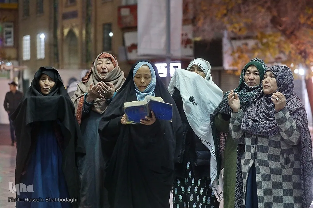 حرم کریمه اهل بیت کا منظر شب ولادت حضرت زهرا(س) کے موقع پر