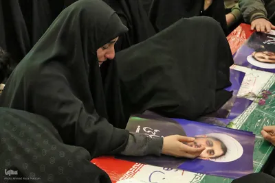تشییع پیکر مطهر ۵ شهید جنگ تحمیلی آمریکایی صهیونیستی در شیراز