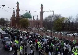Angleterre : des centaines de musulmans marchent à Bradford