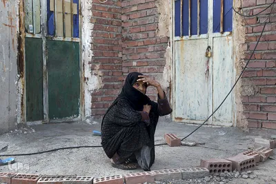 توزیع ۳۰۰بسته معیشتی اقلام ضروری مواد غذایی «هم نمک» میان خانواده های بی بضاعت و محروم روستاهای جازموریان، در جنوب کرمان
