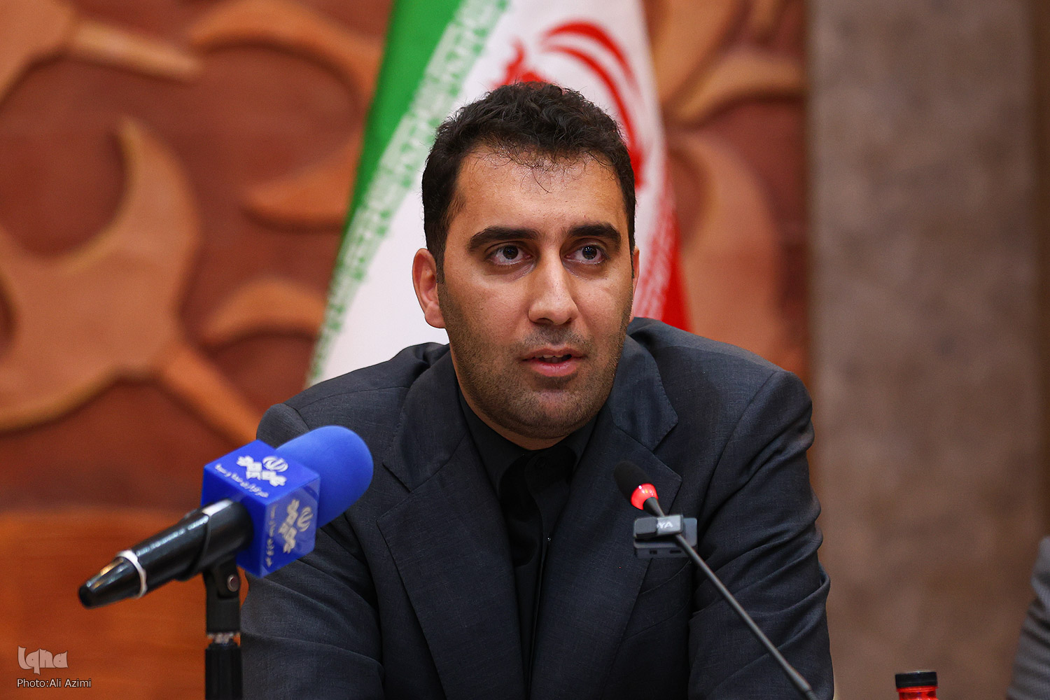 ایمان دهاقین دبیر انجمن‌های میراث‌ فرهنگی کشور