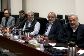نشست‌ هم‌اندیشی پیشکسوتان قرآنی با مهدی قره‌شیخلو، رئیس مرکز امور قرآنی سازمان اوقاف و امور خیریه