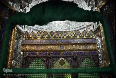 مضجع شریف آستان مقدس امامزاده سيد ناصر الدين(ع) از نوادگان امام محمد الباقر(ع) در خیابان خیام محدوده چهارراه گلوبندک
