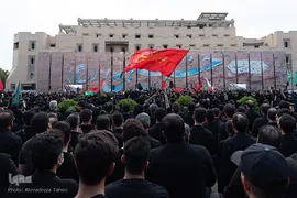 اجتماع عظیم عاشورایی مردم اصفهان در میدان امام حسین (ع)