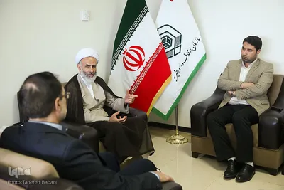تجلیل رئیس سارمان اوقاف از دارنده رتبه دوم مسابقات قرآن مالزی