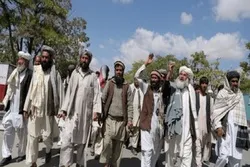 ومو وژنئ خو؛ ناموس ته مو په سپکه مه ګورئ