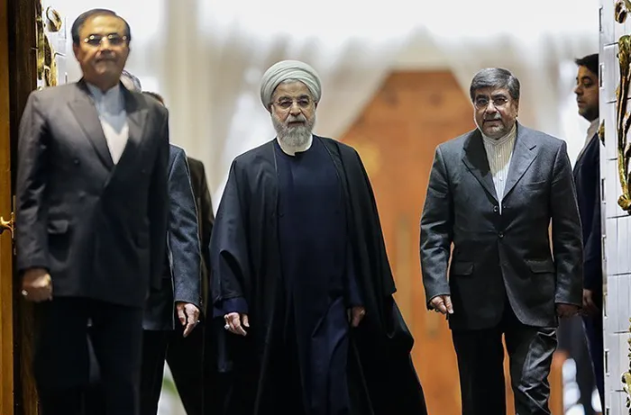از فرش قرمز برای برندگان جایزه کتاب سال تا برگزیده شدن یک کارگردان