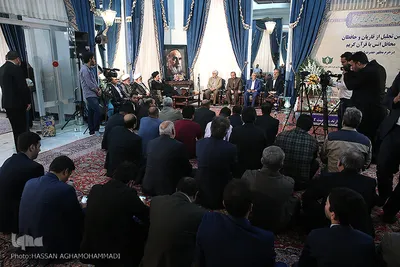 آئین تجلیل از حافظان و قاریان محافل انس با قرآن حرم مطهر امام خمینی(ره)