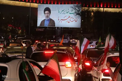 شیراز ایستاده در پای کار انقلاب اسلامی