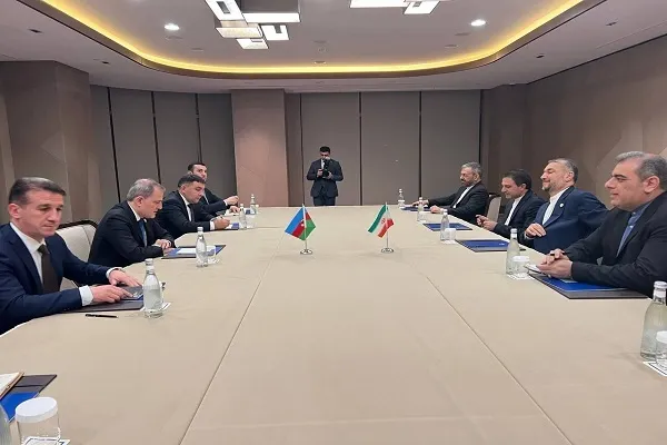 Амир Абдоллахиян провел встречу с азербайджанским коллегой